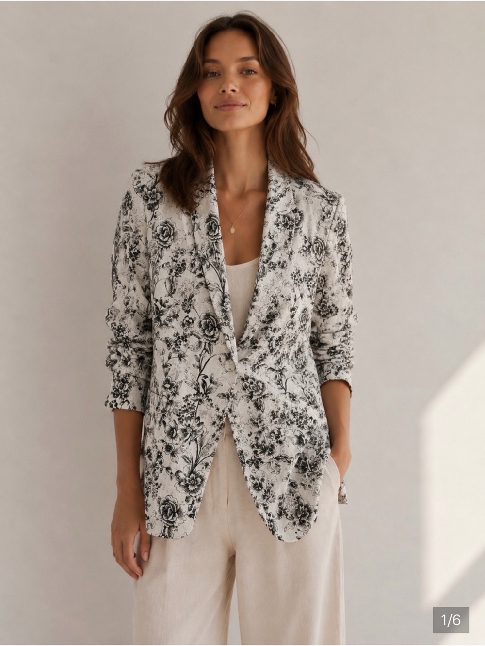 Joie 100% Linen Blazer Jacket in a Black and White Floral Print Single breasted